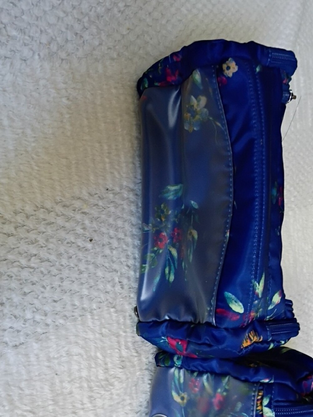 lug Blue Floral Nylon Cosmetic Travel  Bags (Set of 2) - Picture 11 of 16